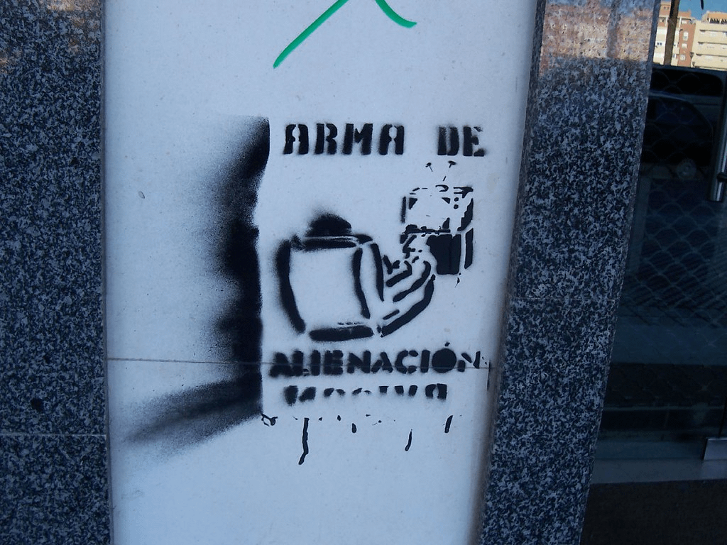 "Arma De Alienacion Masiva" by shaorang is licensed under CC BY-SA 2.0.